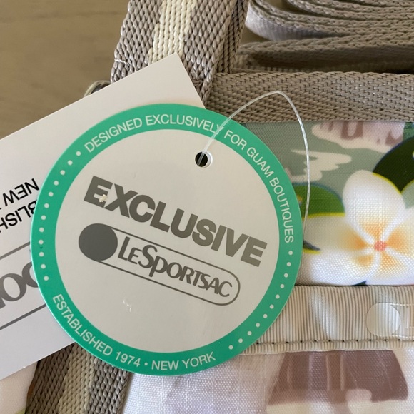 LeSportsac Tropical Crossbody Bag - Picture 2 of 5